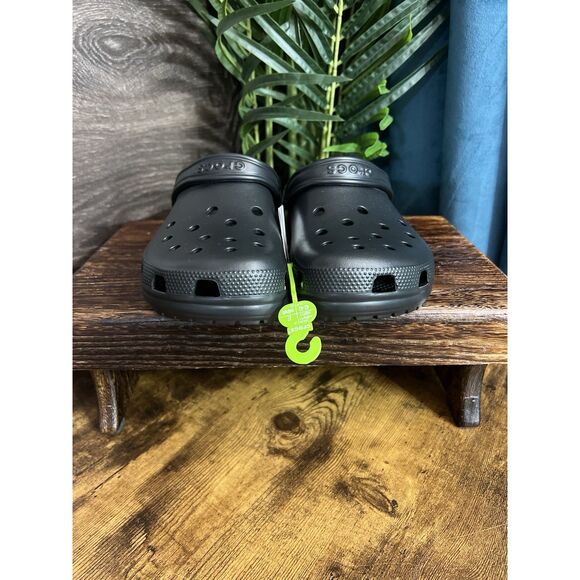 Crocs Classic Clogs 10001-001 in Black. Unisex Men Size 9, Women Size 11. NWT! - Picture 5 of 12